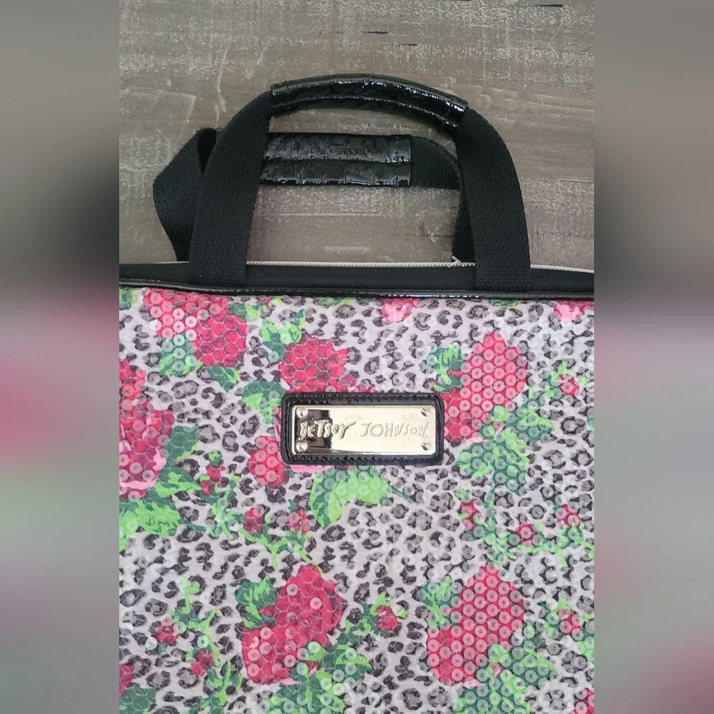 Betsey Johnson Roses & Cheetah Laptop Computer Case